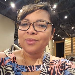 Meet your Posher, Carol